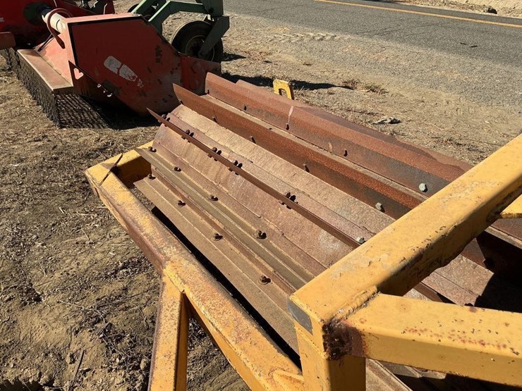 custom-16'-portable-pull-stomper-roller-image-8