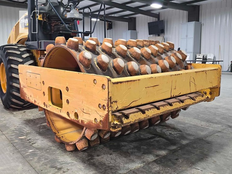 2012-caterpillar-cp54b-image-10