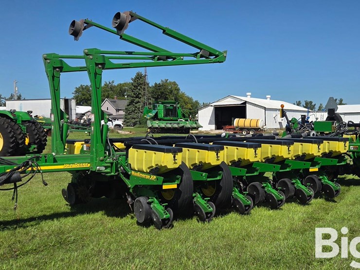 2005-john-deere-1770nt-planter-image-10