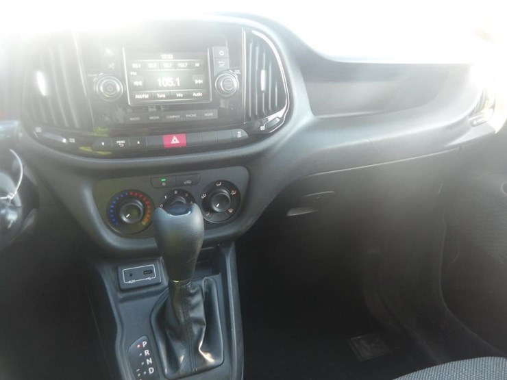 2016-ram-promaster-city-image-19