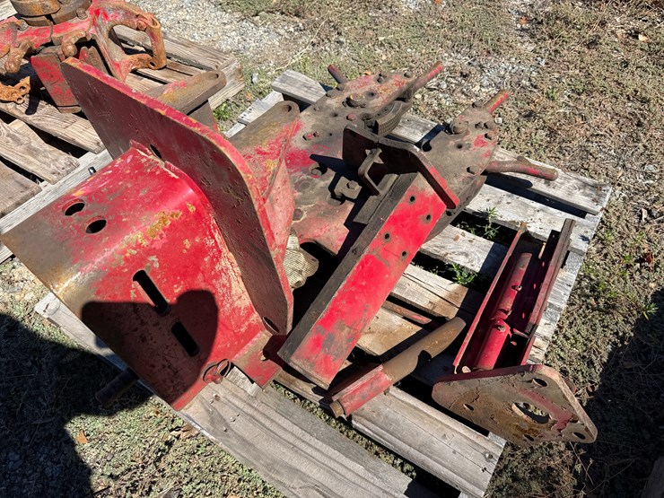 tubing-power-tong-back-up-&-bracket-assembly-image-3