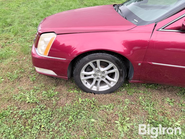 2008-cadillac-dts-performance-sedan-image-9