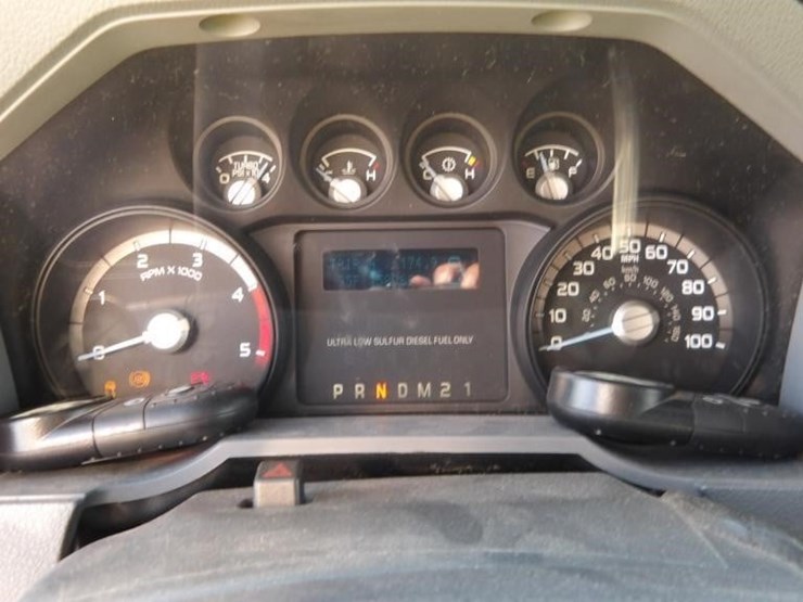 2015-ford-f550-xlt-image-27