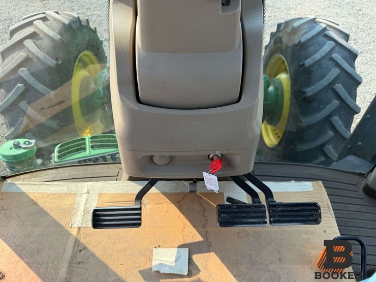 2011-john-deere-8335r-tractor-image-99