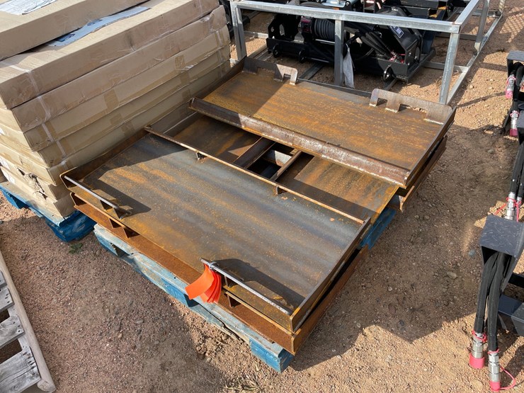 #4133-•-landhonor-skid-steer-universal-adapter-plate-image-1