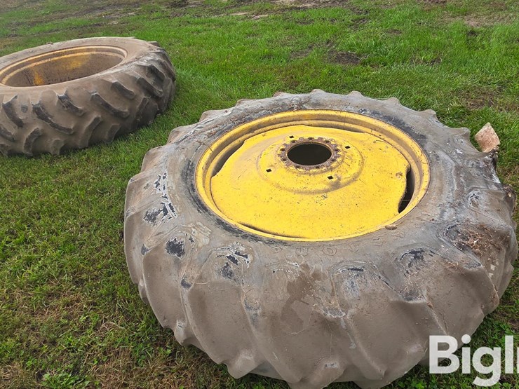 john-deere-duals-image-1