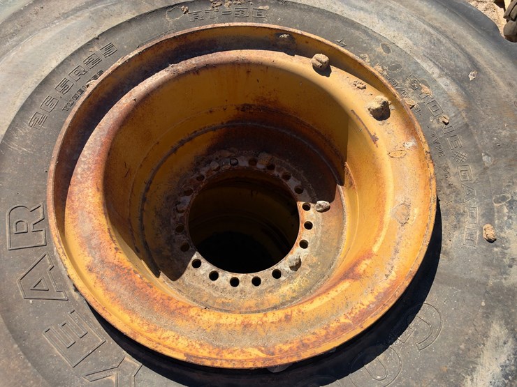 #41529-•-various-equipment-tires-image-3