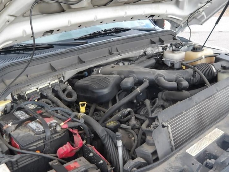 2011-ford-f550-image-8