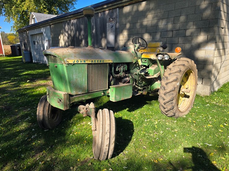 john-deere-3010-image-1
