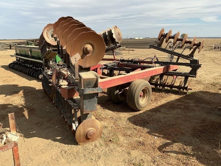 case-ih-770-23'-fold-up-wheel-disc-image-5