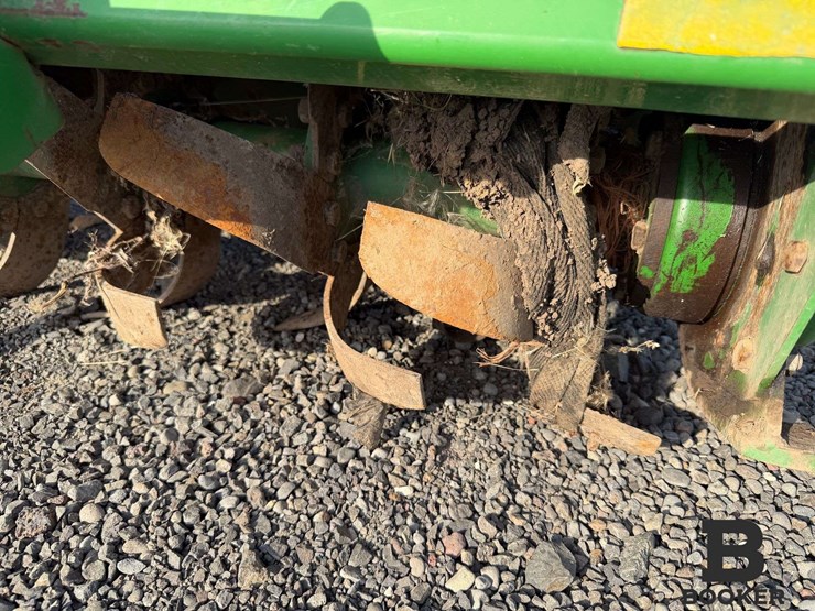 john-deere-665-rotary-tiller-image-10