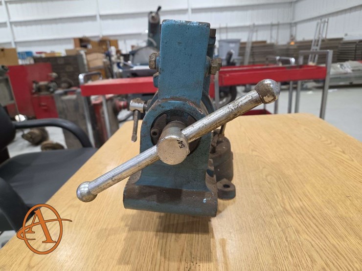 larin-multifunction-bench-vise-image-6