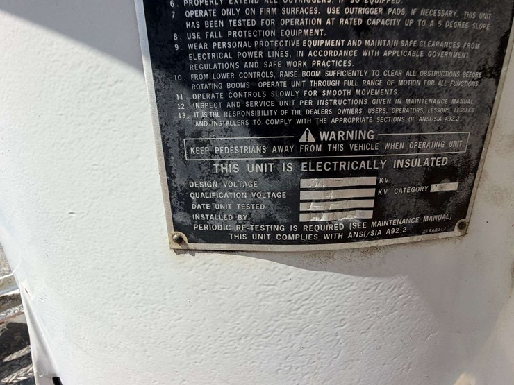 2005-altec-ah125-125’-telescoping-bucket-w/truck-body-image-37