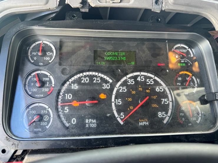 2023-freightliner-m2-medium-duty-flatbed-rollback-detroit-dd8-diesel---199,523-miles-showing-image-8