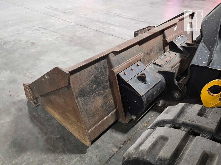 2021-jcb-3ts-8t-image-12