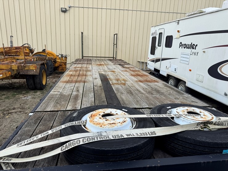 2011-towmaster-t-24t-tilt-deck-deck-over-equipment-trailer-24'-tilt-+-4'-stationary-dual-tandem-axle-image-5