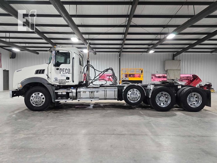 2020-mack-granite-64bt-image-5