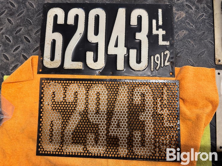match-pair-of-1912-il-license-plates-image-1