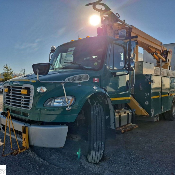 2012 FREIGHTLINER M2 106