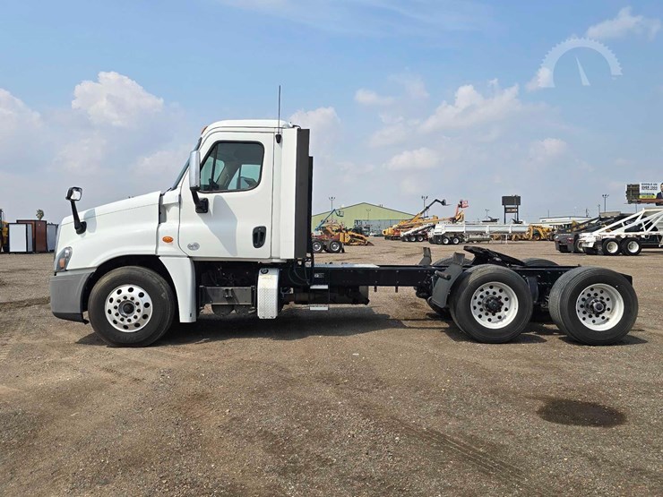 2018-freightliner-cascadia-125-image-5