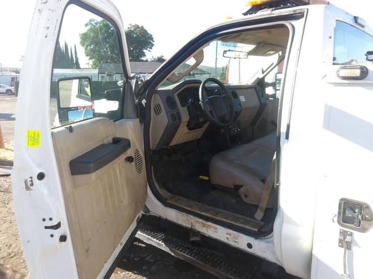 2010-ford-f450-mechanics-truck-image-25