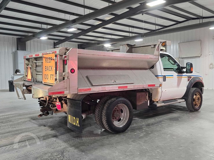 2010-ford-f550-image-3