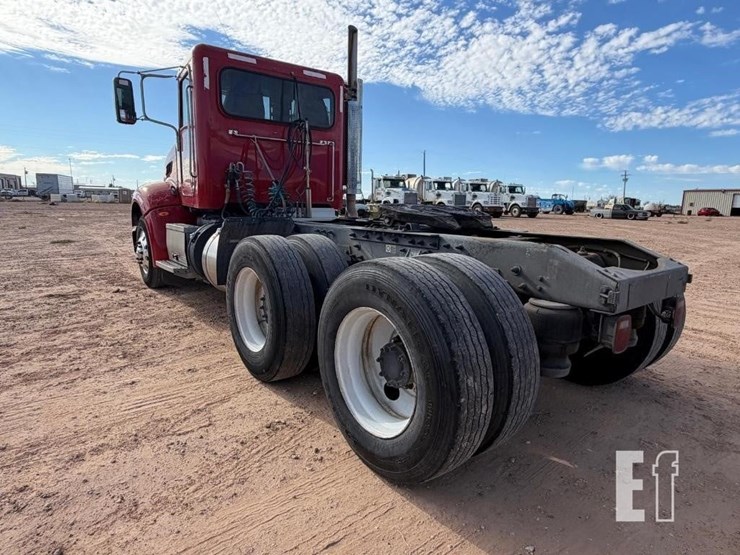 2012-peterbilt-386-image-3