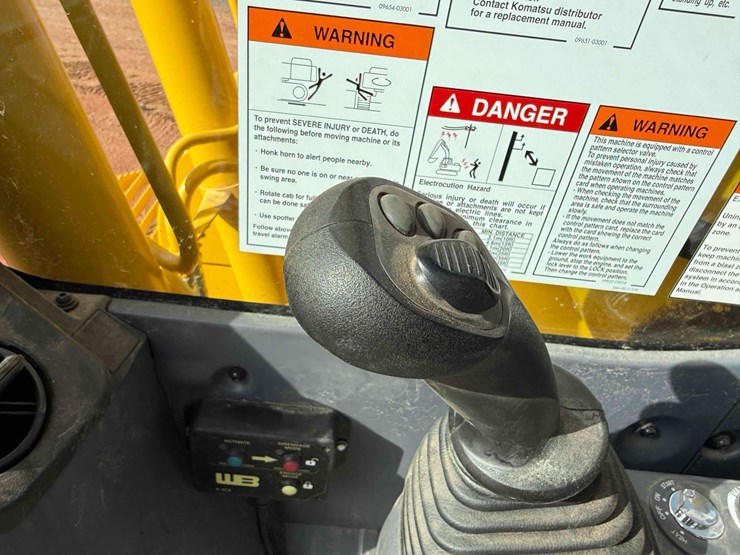 2021-komatsu-pc170lc-11-excavator-image-45
