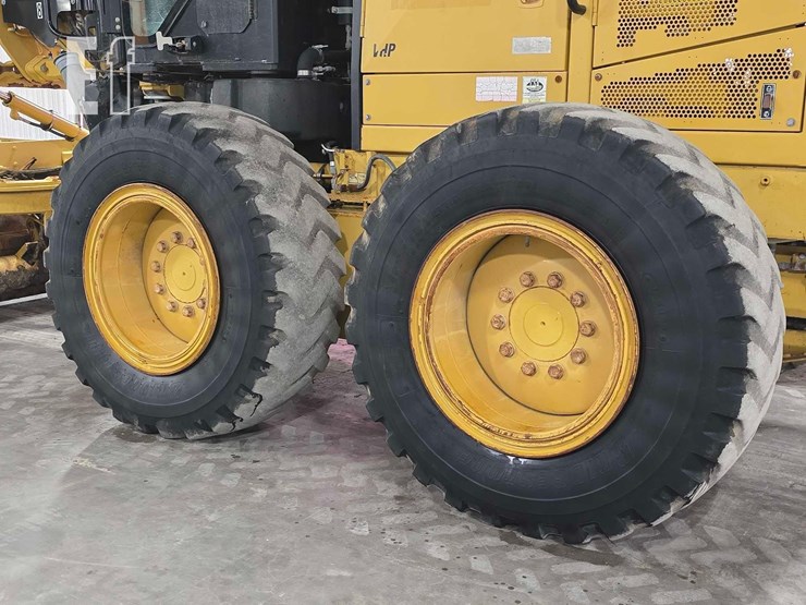 2009-caterpillar-120m-image-27