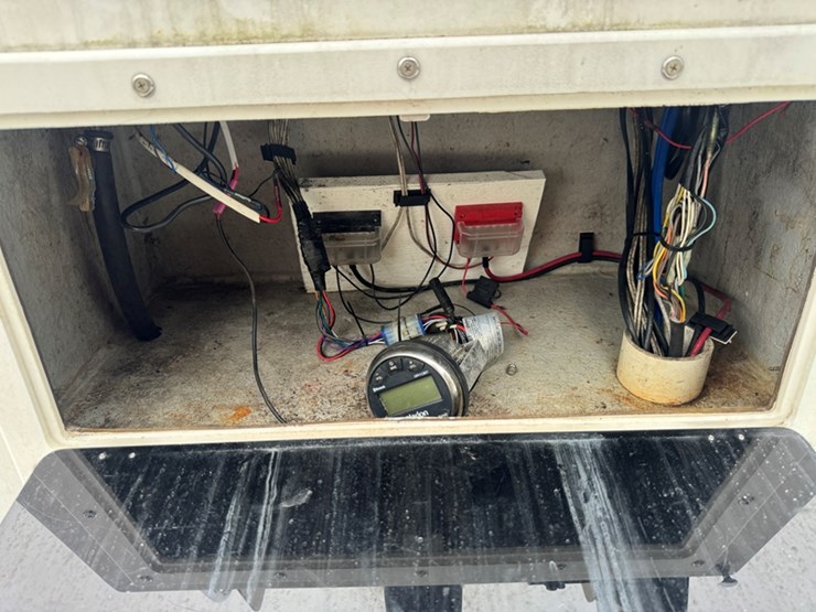 1996-hancock-18'-flat-bottom-center-console-skiff---ran-this-summer---floor-redone-2-years-ago-140hp-image-10