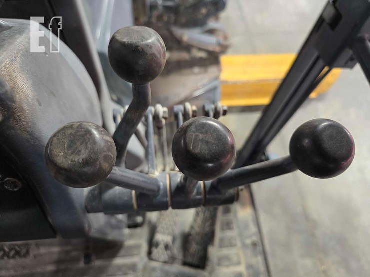 2012-deere-672g-image-16