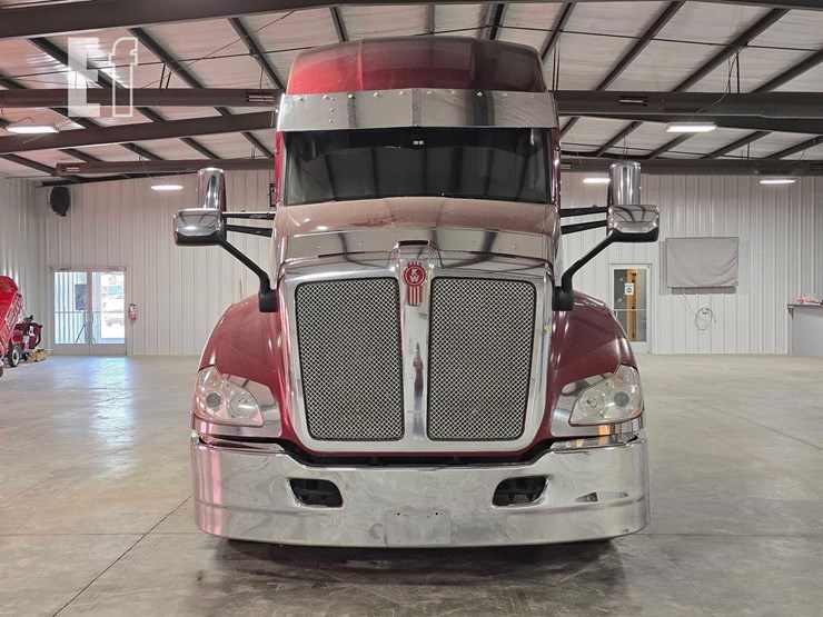 2020-kenworth-t680-image-7