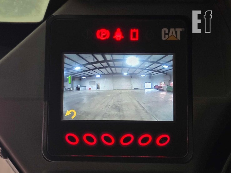 2021-caterpillar-299d3-image-23