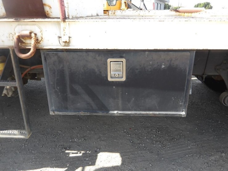 2007-international-7600-equipment-hauler-truck-image-14