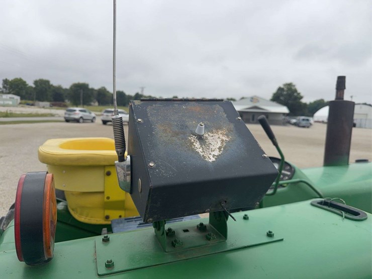 john-deere-3020-image-46