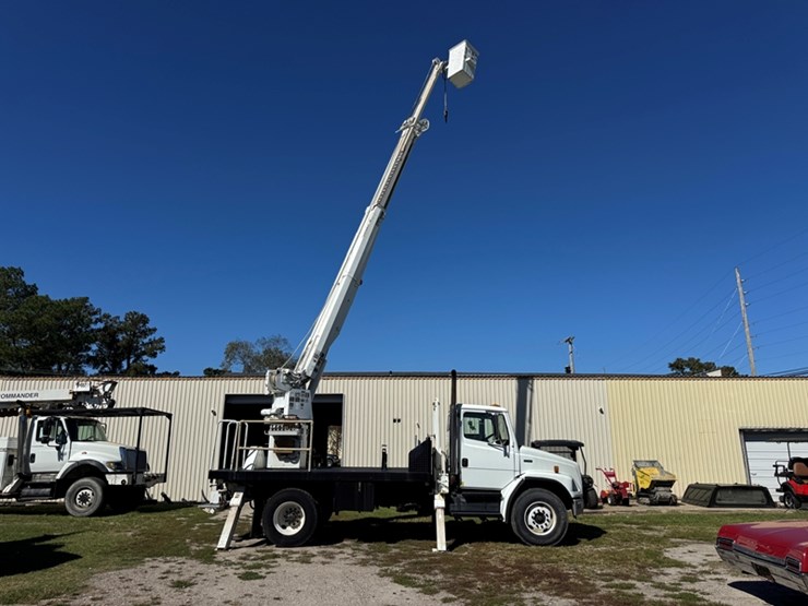 2000-freightliner-fl80-bucket/boom-truck---cat-3126-diesel---spicer-6-speed-manual---miles-unknown-image-12