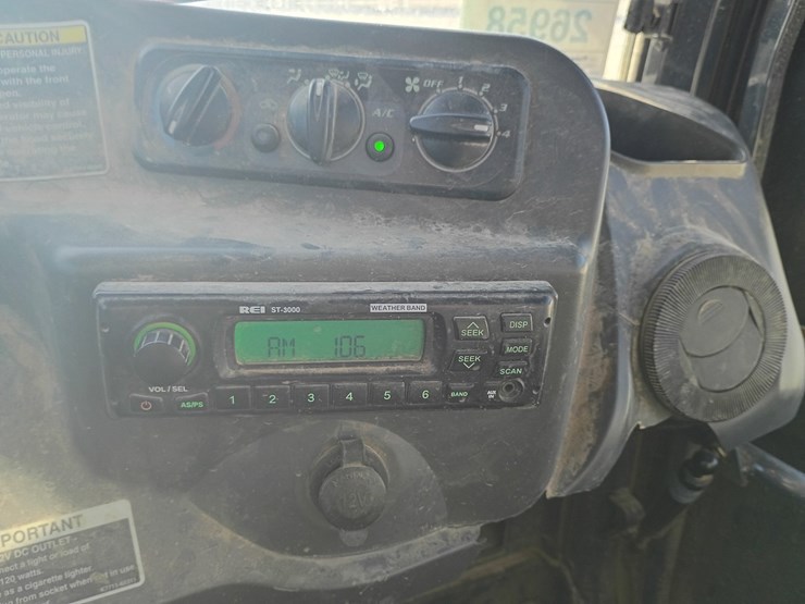 2013-kubota-rtv1100-image-30