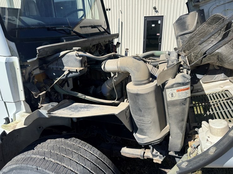 2000-freightliner-fl80-bucket/boom-truck---cat-3126-diesel---spicer-6-speed-manual---miles-unknown-image-10