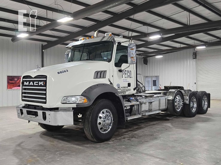 2020-mack-granite-64bt-image-1