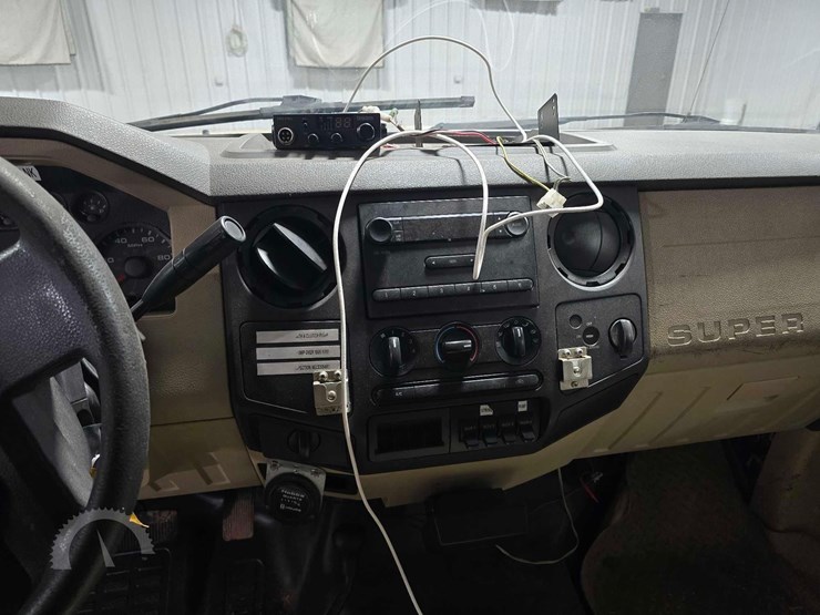2010-ford-f550-image-13