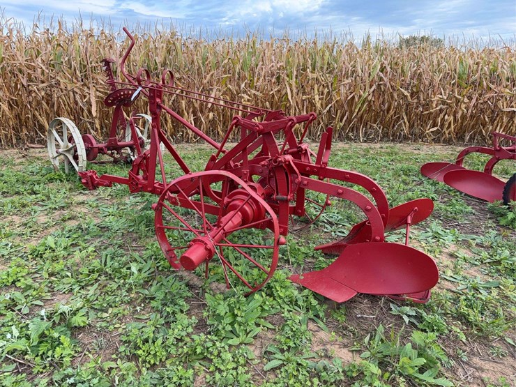 oliver-no.-21-2-way-plow-image-2