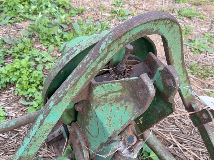 john-deere-350-sickle-mower-image-8