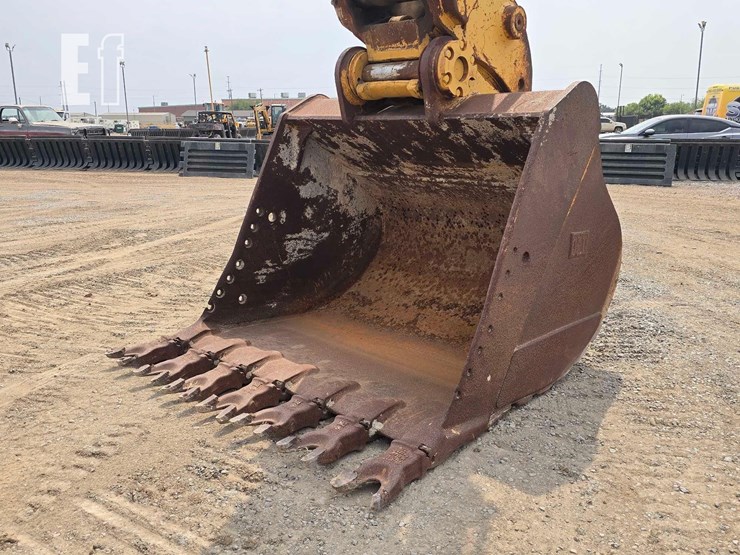 1996-caterpillar-350l-image-9