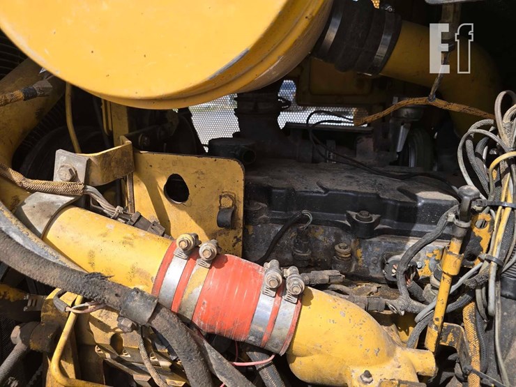 2007-caterpillar-d6r-image-39