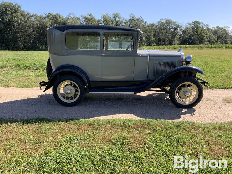 1931-ford-model-a-car-image-4