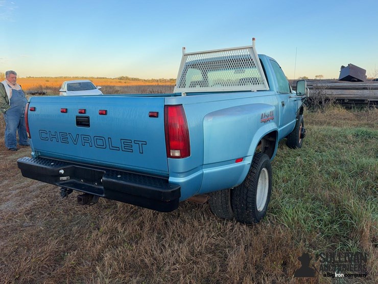 1993-chevrolet-k3500-4x4-pickup-image-5