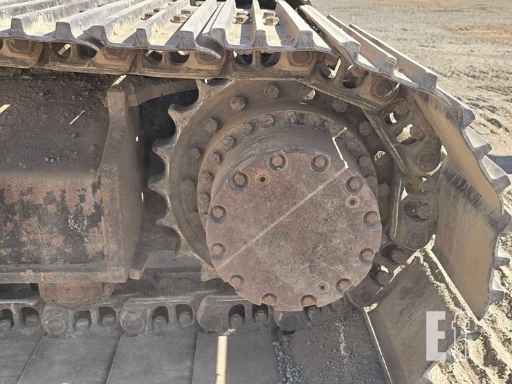 2022-deere-210g-lc-image-32