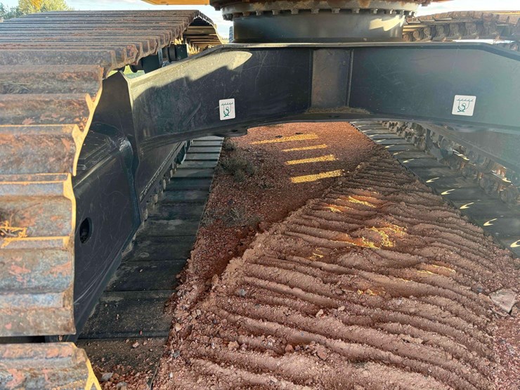 2021-komatsu-pc170lc-11-excavator-image-27