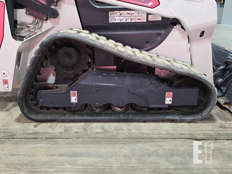 2021-bobcat-t64-image-25