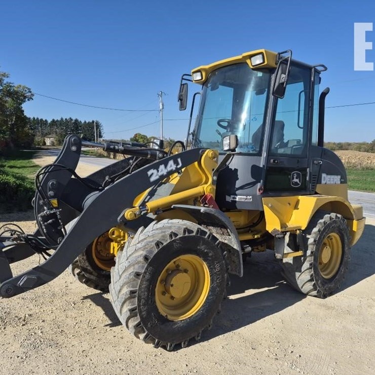 2012 DEERE 244J